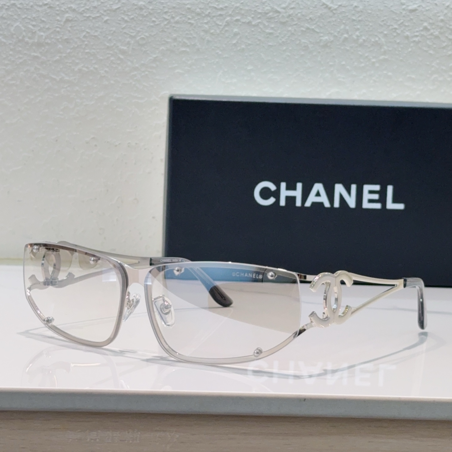Chanel солнцезащитные очки металлические без оправы прямоугольные
