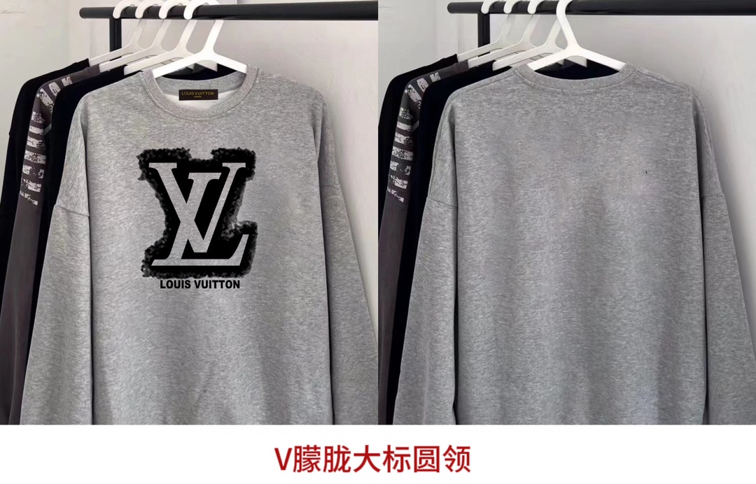 🛒购物价：41💰『广东特供服饰』需要加绒➕6元,品质端正毛圈质感无敌,原标吊牌,Louis Vuitton路易威登24ss使用进口白墨直喷印花工艺，图案清晰层次感强，手感爽滑透气性佳，上身轻松穿出潮流感，各年龄段人群都能轻松驾驭的百搭款。

OS落肩宽松版型包容各种身材，无论男女上身都超级好看，高水平做工，肩部下摆双针走线，通肩压条提升版型立体感

颜色:黑色  白色 藏蓝色 碳灰色 浅灰色 杏色