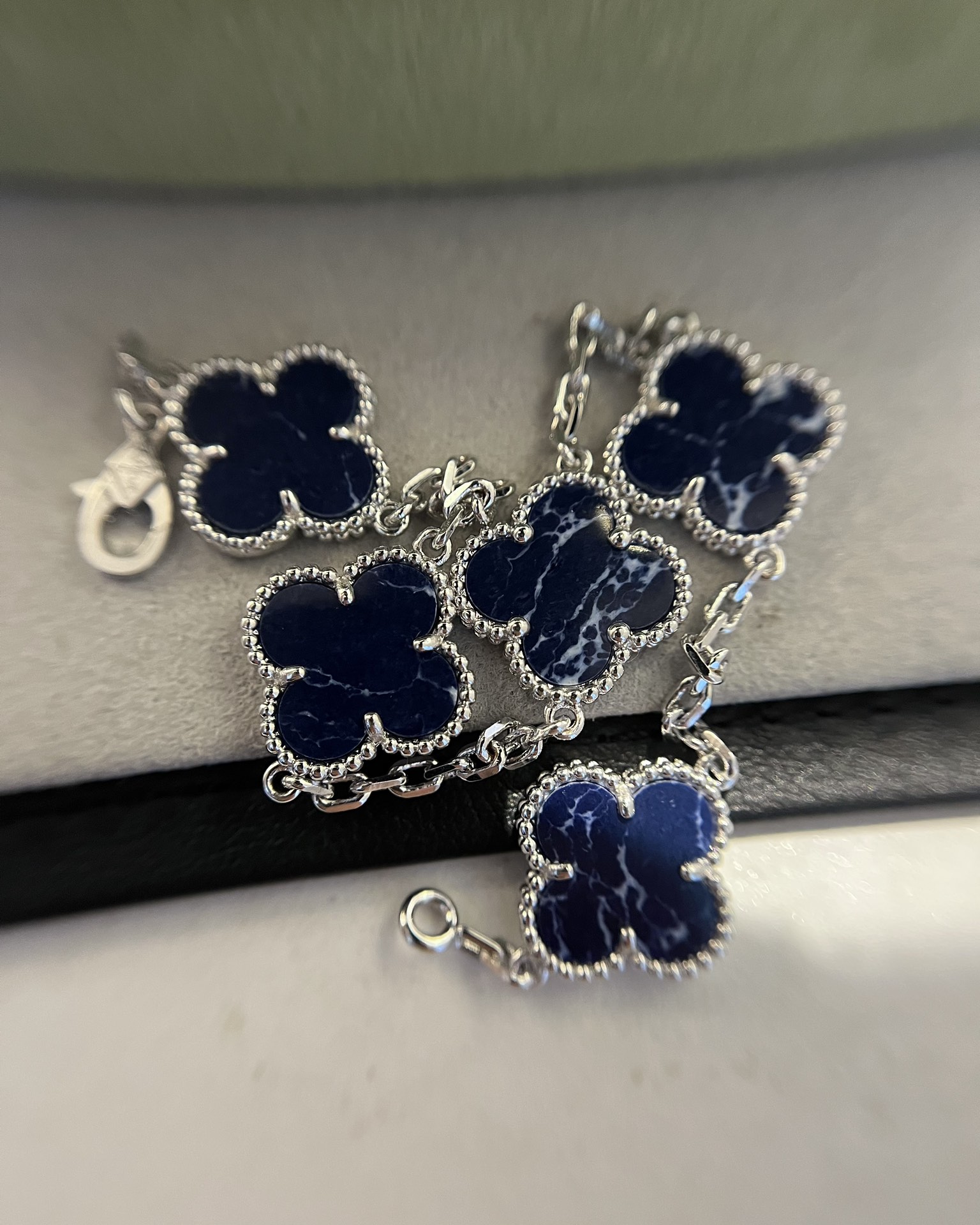 Van Cleef & Arpels vca 彼得石五花手链 白金色 对版cnc菱形扣