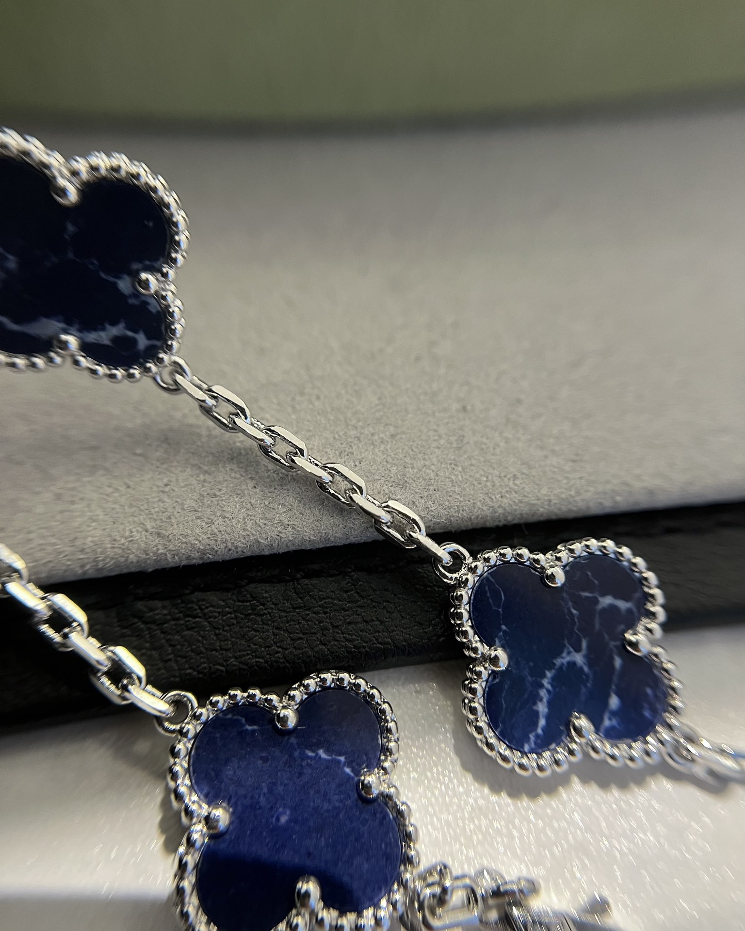 Van Cleef & Arpels vca 彼得石五花手链 白金色 对版cnc菱形扣