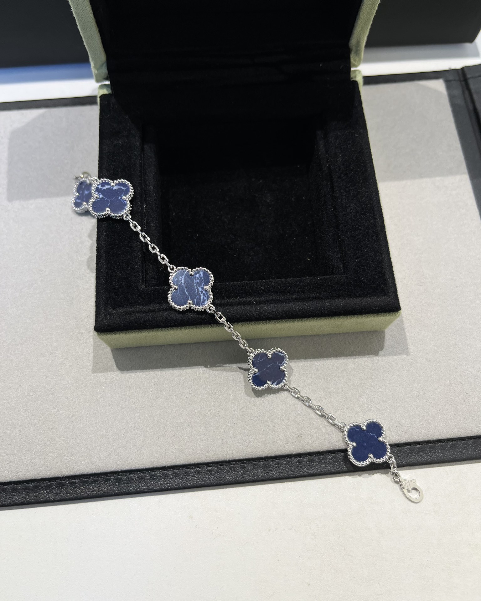 Van Cleef & Arpels vca 彼得石五花手链 白金色 对版cnc菱形扣