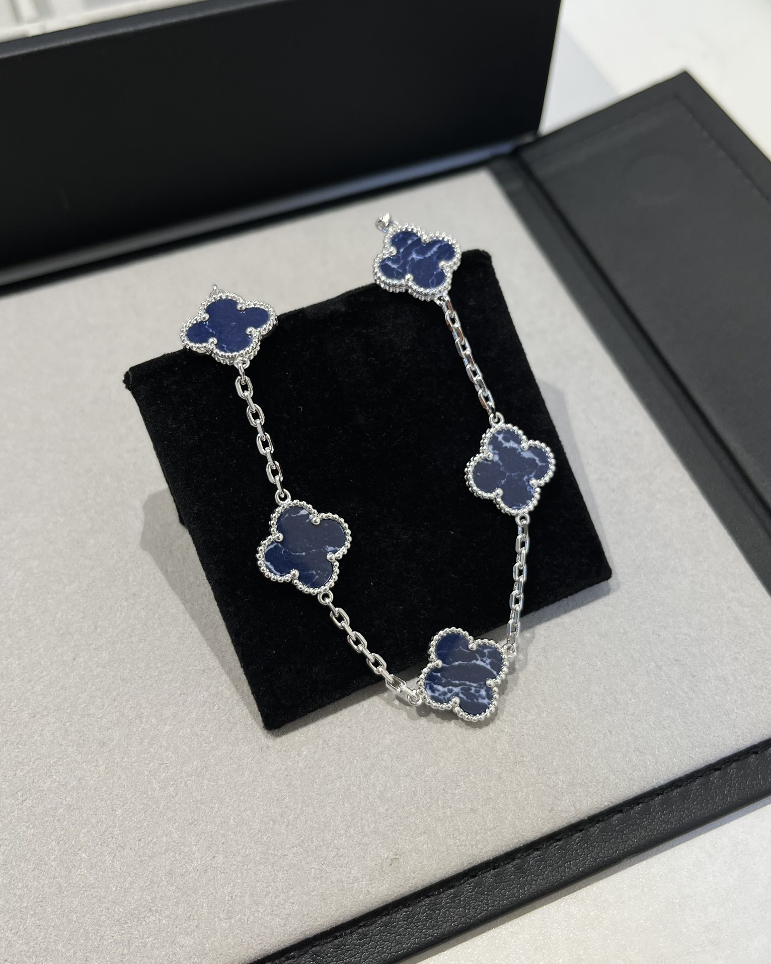 Van Cleef & Arpels vca 彼得石五花手链 白金色 对版cnc菱形扣