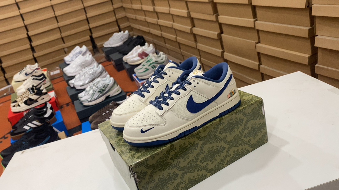 💰190 Los zapatos de skate deportivos informales de corte bajo y retro con cordón deconstruidos de la serie NIKE DUNK LOW dunk utilizan un cojín de aire ZoomAir suave y cómodo para absorber eficazmente el impacto del skate y otros deportes extremos cuando aterrizan, brindando una mejor protección a los atletas callejeros: 36 36.5 37.5. 38 38,5 39 40 40,5 41 42 42,5 43 44 45 46 Número de artículo: DQ1098-368#19343574873004