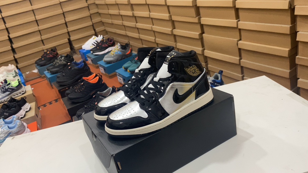 A190 Jordan Air Jordan 1 Mid SE Black Silver Pacific Skin Gang Series New Batch Original Model Out Sobre Full Sobre de cuero personalizado es delicada y correcta.