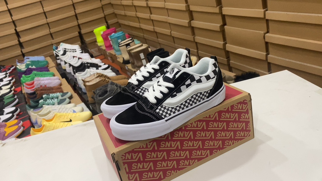 💰 1,2 millones de zapatillas Vans Knu-Skool VR3 LX con parte superior de lona. Zapatillas deportivas informales vulcanizadas retro de caña baja de la serie Camper Julian «Versión gorda con LOGO grande» Para ser uno de los tipos de zapatos más populares en 2023, definitivamente vale la pena mencionar los «zapatos de pan» Casi todas las marcas han lanzado Mi propio «zapato de pan» exclusivo. » tamaño: 35 36 36,5 37 38 38,5 39 40 40,5 41 42 42,5 43 44#11277875874062