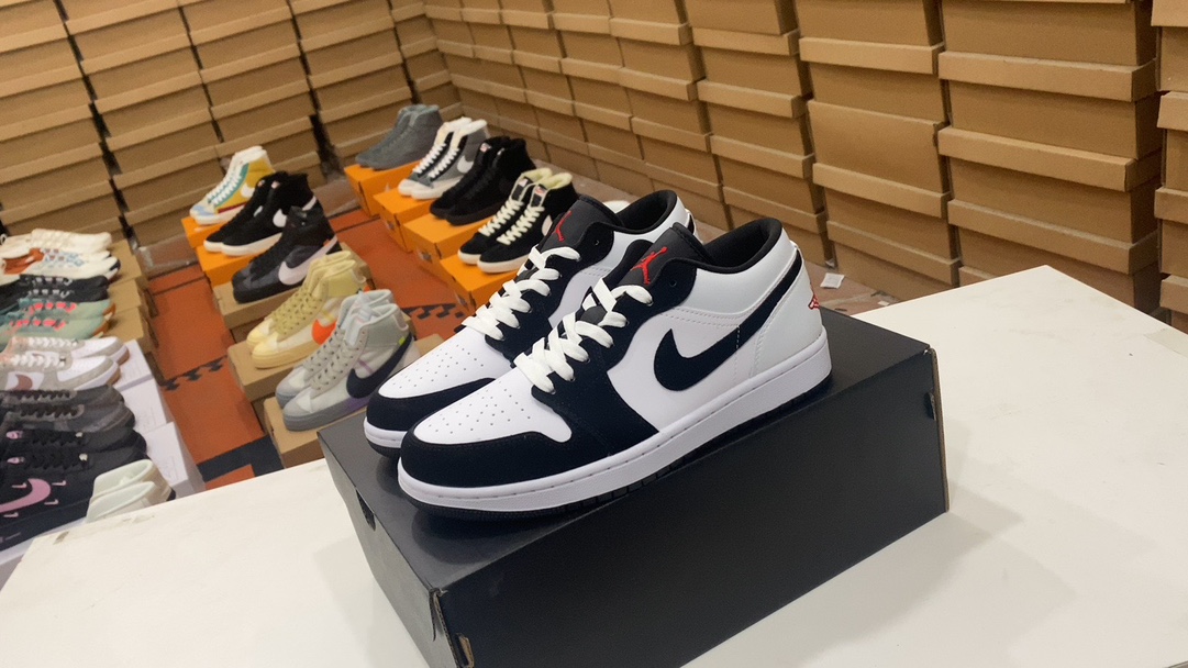 💰170 Jordan Air Jordan 1 Low Panda AJ1 Joe 1 zapatillas de deporte informales culturales de caña baja panda en blanco y negro Tamaño: 36 36.5 37.5 38 38.5 39 40 40.5 41 42 42.5 43 44 44.5 45 46 Número de artículo: HF3188-106 #10294073875063