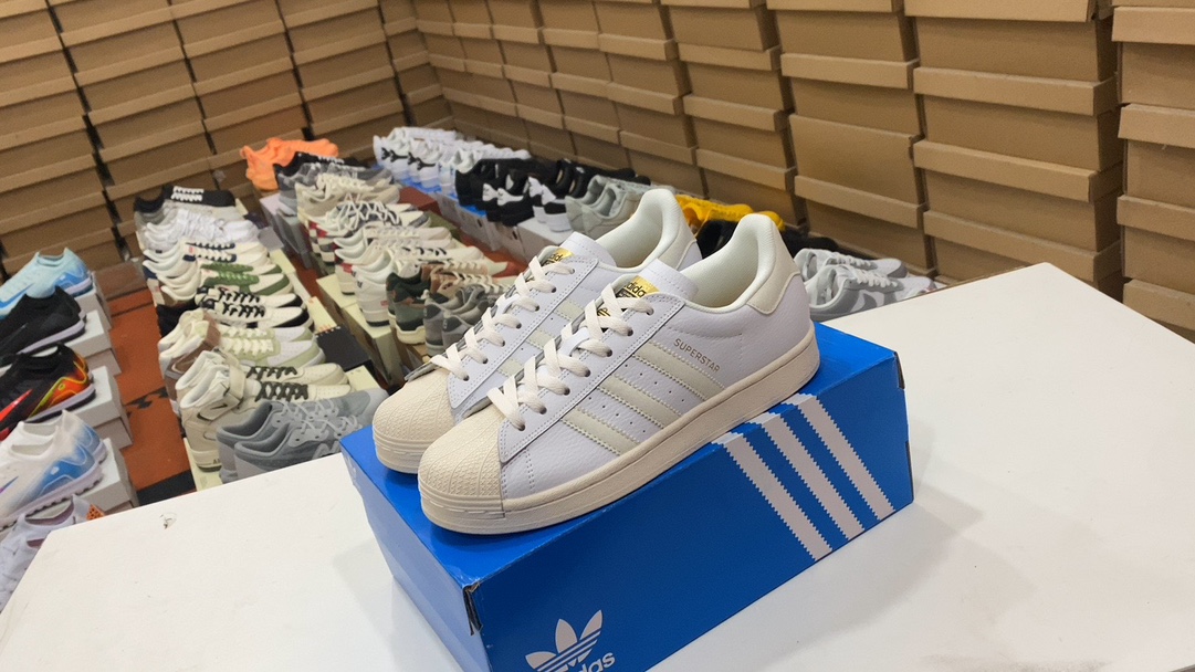 💰100 Adidas ADIDAS SUPERSTAR clover☘Classic shell toe series nuevas zapatillas de deporte casuales zapatos deportivos de moda para hombres y mujeres tamaño: 35.5 36 36⅔ 37⅓ 38 38⅔ 39⅓ 40 40⅔ 41⅓ 42 42⅔ 43⅓ 44 45Número de artículo: IG7575 #174