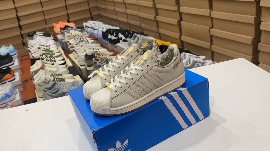 A100 Adidas Adidas Superstar Clover ☘ Classic Shell Head Series Nuevos zapatos de tablero informal de los zapatos deportivos para hombres y mujeres Código: 35.5 36⅔ 37⅓ 38 39⅓ 39⅓ 40 Número de elemento: ID4683#174