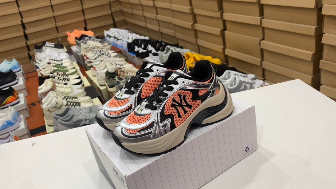 C190mlb Linero grueso Graffiti Serie Senior Shoes Series Sobre la pandilla Ligera Ligera Ligera Aumenta el grueso Bottom Versatile Tamaño de la zapatilla Sports Sports: 35 36 36.5 38 38.5 39 40 42 42.5 44 45 45 45#14212778873004