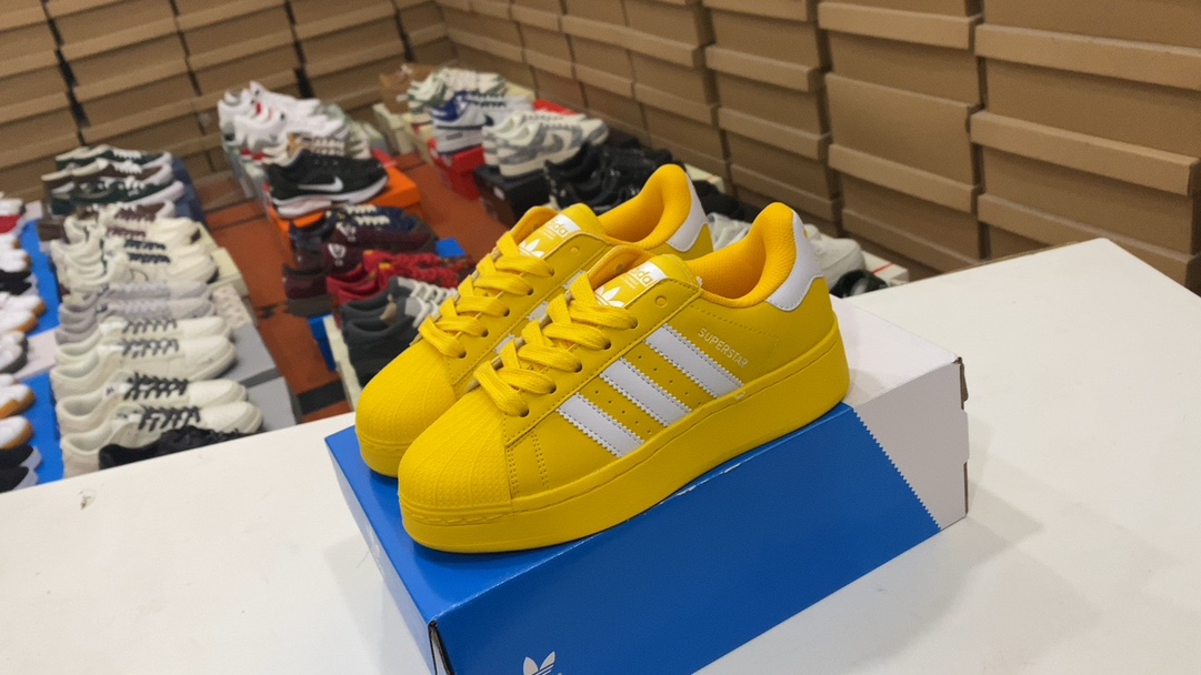 💰110 Adidas Originals Superstar