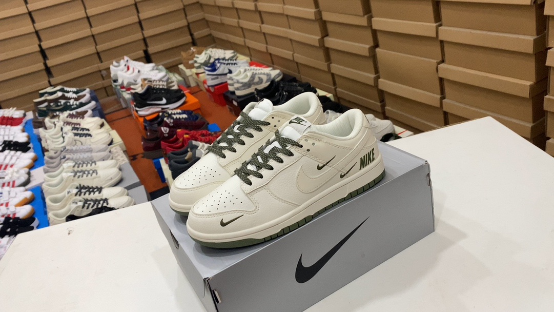 💰150 NIKE DUNK LOW dunk series deconstruidos zapatos de skate deportivos informales de corte bajo con cordón utilizan un cojín de aire ZoomAir suave y cómodo para absorber eficazmente el impacto del skate y otros deportes extremos cuando aterrizan, brindando una mejor protección a los atletas callejeros: 36 36.5 37.5. 38 38,5 39 40 40,5 41 42 42,5 43 44 45 46 Número de artículo: NK5639-323 #34232898443023