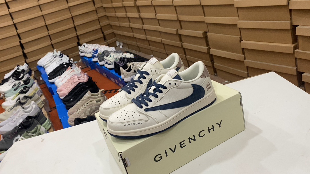 T 270 Jordan Travis Scott X Diseño de fragmentos X Air Jordan 1 Low OG SP Low -Gang Cultural Casual Board Zapatos Multi -partidos combinados con el estilo musical único de Travis Scott, la textura y los delicados detalles del cuerpo del zapato hacen que se vea alto – Fin y lleno de estilo. 45