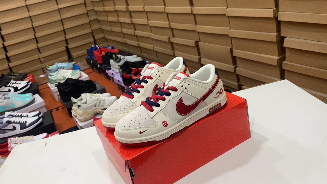 N 270 Nike Nike Dunk Low Basketball Series Retro Low -Top Casual Sports Skateboard Sake Utilice un cojín de aire Zoomair suave y cómodo para absorber efectivamente el impacto de los deportes extremos como el skate al aterrizar. Número: XS1086-015 #143