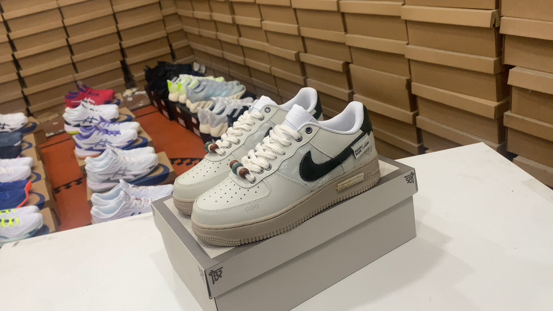 💰140 Nike Air Force 1’07 Air Force, uno versátil de zapatos deportivos casuales versátiles. El rendimiento de amortiguación suave y elástica y el excelente diseño de entresuela, la combinación de apariencia retro y moderna, ha creado un tamaño de fuerza 1 que ha barrido el mundo durante más de 30 años: 36 36.5 37.5 38.5 39 40 40 42 42.5 43 44 45 Artículo no. CJ2288-011#14047335234003