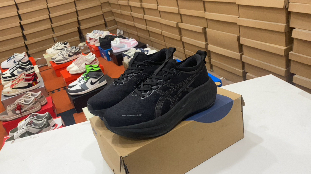 💰170 ASICS GEL-NIMBUS 27 COMOLENTE, CONSEJOS, RESISTENTE RESISTENTES E CORMAL CORPIA CORTIA Las suelas están hechas de material de espuma liviano y ASICS Glue de amortiguación de gel de tecnología central para impartir zapatos en el talón y el poderoso amortiguación proporciona una amortiguación. Experiencia de uso más suave y cómoda. . 1012B753#33142338233063