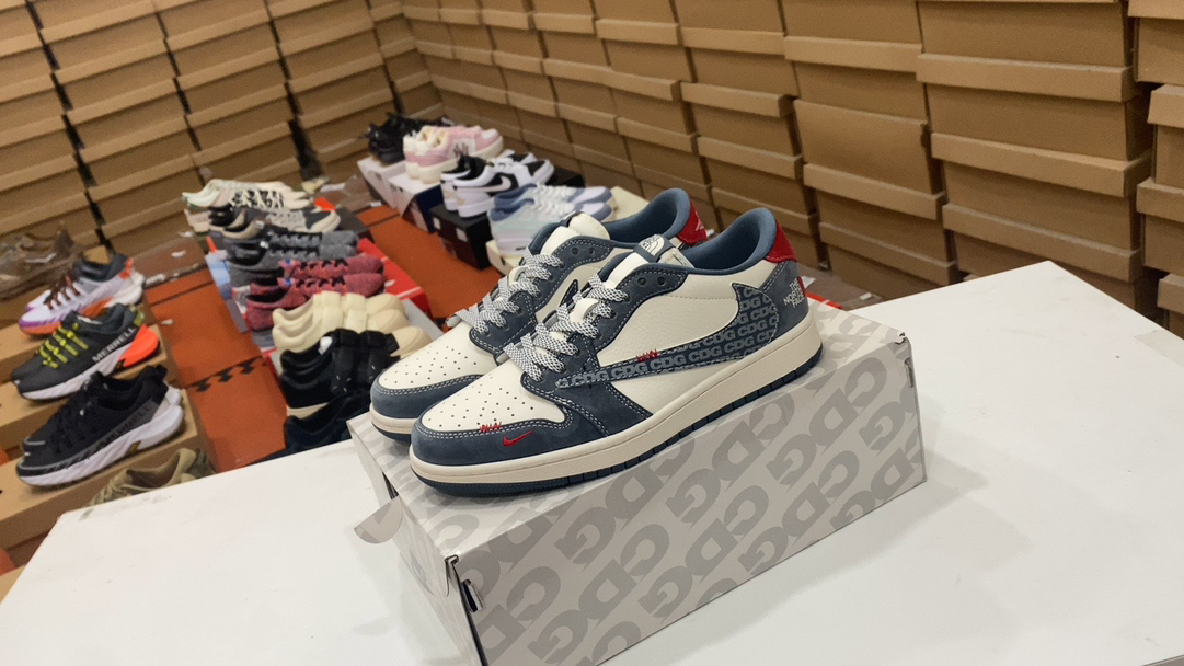 💰290 Jordan Fragment x Travis Scott x Off Air Jordan 1 Barbas de una articulación de tres partes bajas está hecha de cuero de lichi completo, con un «gancho trasero» blanco en la cintura, y el icónico logotipo de Travis Scott está decorado con la mejor opción de Hiroshi Fujiwara. El color azul del talón es el color principal, perfeccionando el estilo de diseño blanco, azul y negro del diseño de fragmentos. 37.5 38 38.5 39 40 40.5 41 42 42.5 43 44 45 Artículo no.: DM9288-005#14303134233006