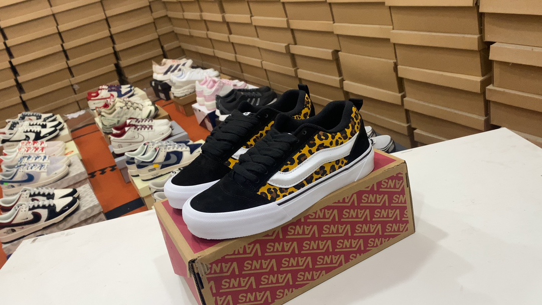 💰1.1 millones de furgonetas S Knu-Skool VR3 LX Bread Shoes Upper. La serie Kanpur Julian sean de baja tope retro zapatillas deportivas vulcanizadas «Logotipo de la versión gorda» para decir que definitivamente vale la pena mencionar uno de los tipos de zapatos más populares en 2023. 36.5 37 38 38.5 39 40 40.5 41 42 42.5 43 44#26007135234042