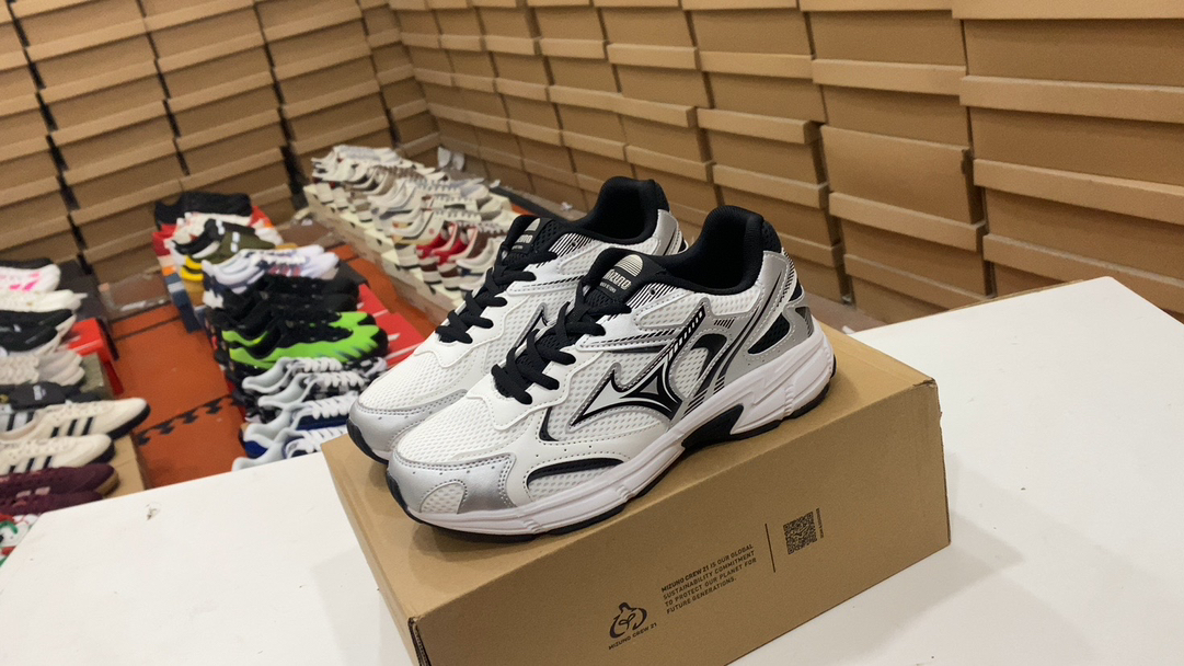 💰150 Mizuno Mizuno retro, de moda, casual, cómodo, que absorbe zapatos deportivos de choque de choque, se puede decir que el amortiguación mecánica de Wave Mizuno Wave puede ser el líder en tecnología de zapatos mecánicos que absorben los shock. Con una adaptabilidad extraordinaria, una capacidad de amortiguación completa y duradera y un diseño liviano, es un par de zapatillas que pueden acompañar nuestra entrenamiento diario e incluso competiciones de media maratón. No es exagerado de gran peso, las personas pueden usar Mizuno para correr en el tamaño de la carrera 36.5 37.5 38 38.5 39 40 40.5 41 42 42.5 43 44 45#18337535234023