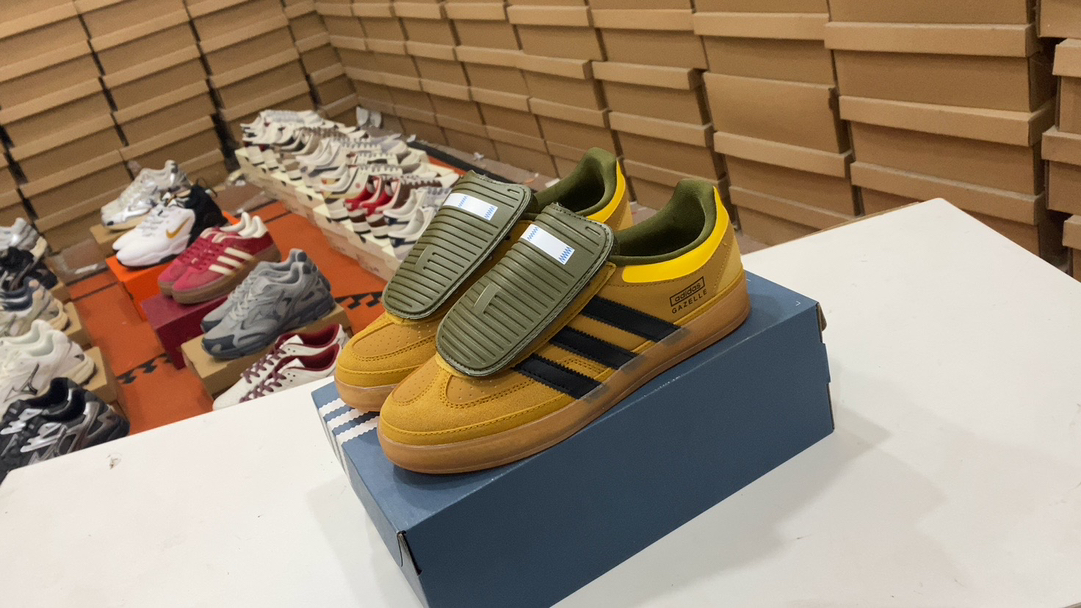 💰130 adidas Originales Gazelle Clover cubierto Incasional Anti-Slip Desgaste RESISTANDO SATOS BAJOS BAJO EXCELENTE Diseño y Toe de plástico, con un ajuste estable, un diseño de curva de pie, suave, elástico, cómodo y no fácil de moler los pies, la suela de goma y diseño de textura antideslizante, tamaño de agarre liso: 36 36⅔ 37⅓ 38 38⅔ 39⅓ 40 40⅔ 41⅓ 42 42⅔ 43⅓ 44 45 Artículo No. IF8716#17437535234082