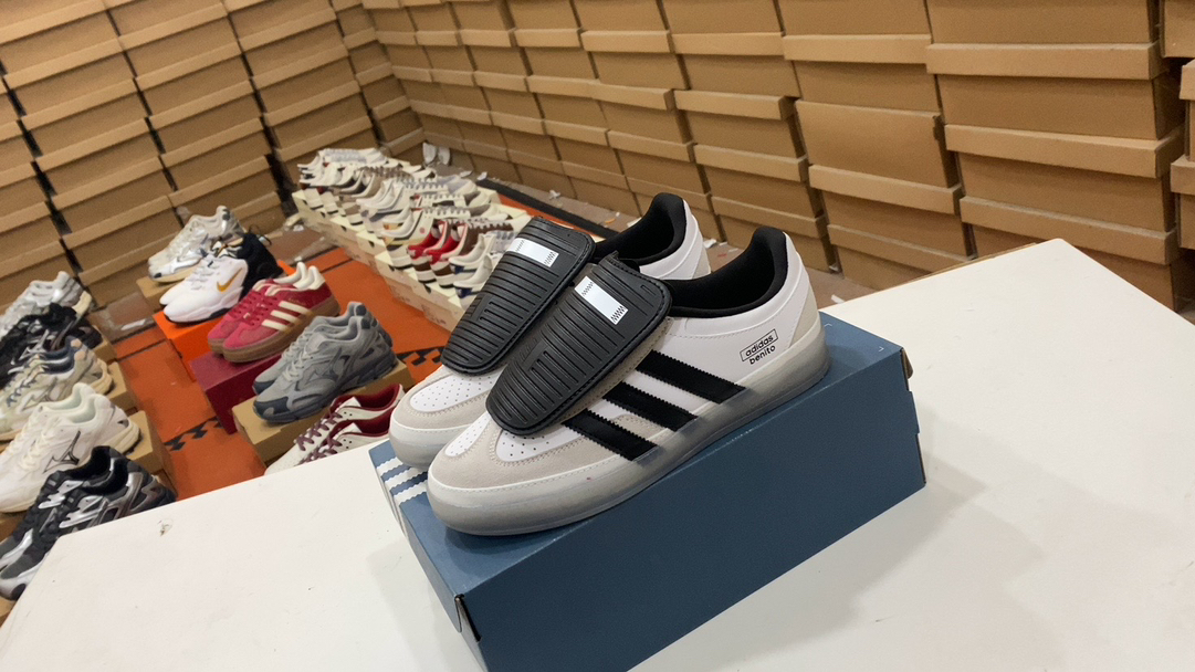 💰130 adidas Originales Gazelle Clover cubierto Incasional Anti-Slip Desgaste RESISTANDO Cañas bajas Excelente diseño y dedo de plástico, con un ajuste estable, diseño de curva de pie, suave, elástico, cómodo, no fácil de moler los pies, la suela de goma y el anti anti-anti -Slip Texture Diseño, Tamaño de agarre suave: 36 36⅔ 37⅓ 38 38⅔ 39⅓ 40 40⅔ 41⅓ 42 42⅔ 43⅓ 44 45 Artículo No. IF9730#17437535234082