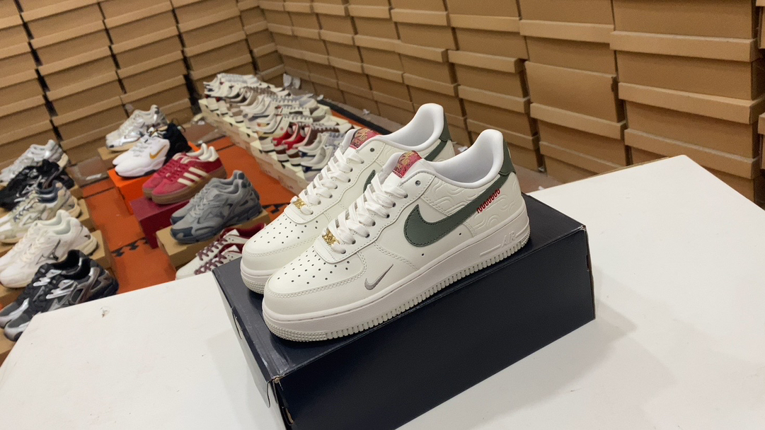 💰150 Nike Air Force 1’07 Lowyear of the Snake Air Force One Bajo Classic All-Match Casual Sports Shops «Vino de cuero de cuero Vino Verde Rojo Año de la serpiente» Tamaño: 36 36.5 37.5 38 38.5 39 40 40.5 41 42 42.5 43 43 44 44.5 45 Número de artículo: HV5979-130#14837535234023