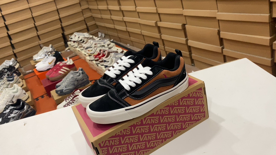 💰1ms furgonetas Knu-Skool VR3 LX Zapatos de pan de cuero Upper. La serie Kanpur Julian sean de baja tope retro zapatos deportivos vulcanizados «Logotipo de la versión gorda» para decir que definitivamente vale la pena mencionar uno de los tipos de calzado más populares en 2023. 36.5 37 38 38.5 39 40 40.5 41 42 42.5 43 44 #26037535234022