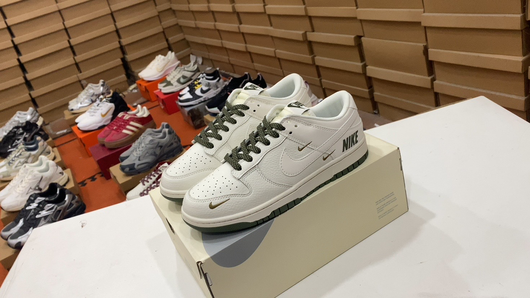 💰130 Nike Nike Dunk Low Slam Dunk Series Retro Low-Top informal Skateboard Shopers con un cojín de aire de pies suaves y cómodos absorbe efectivamente el impacto traído por deportes extremos como patinetas y otros deportes extremos. 37.5 38 38.5 39 40 40.5 41 42 42.5 43 44 45 Artículo no.: FC1688-166 #19437535234082