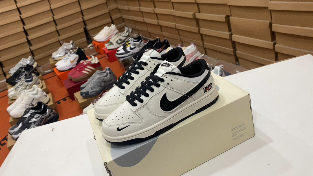 💰130 Nike Nike Dunk Low Slam Dunk Series Retro Low-Top informal Skateboard Shopers con un cojín de aire de pies suaves y cómodos absorbe efectivamente el impacto traído por deportes extremos como patinetas y otros deportes extremos. 37.5 38 38.5 39 40 40.5 41 42 42.5 43 44 45 Artículo no.: RM2308-230 #19437535234082