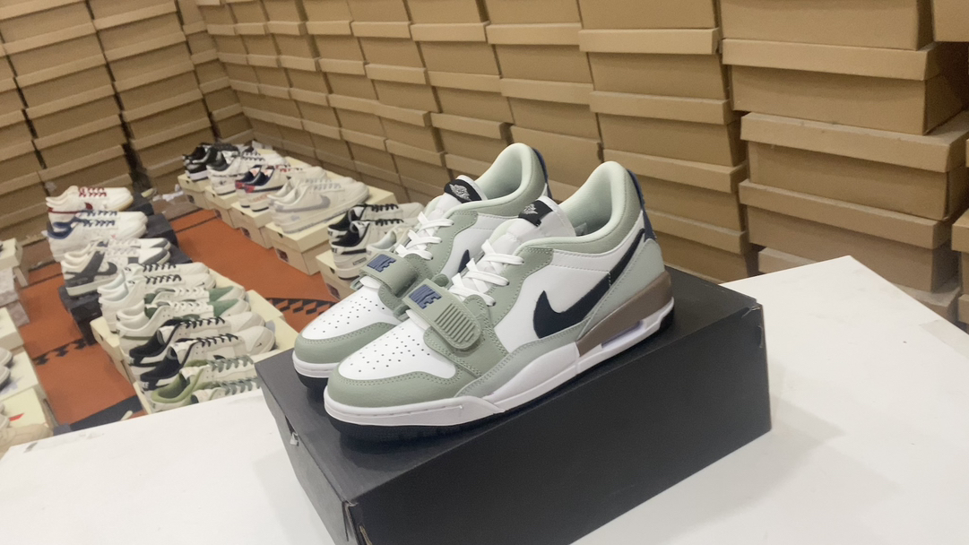 💰230 Jordan Legacy 312 es la primera opción para tener un diseño entrelazado. Zapatos, el nombre de «más fuerte tres en uno» se obtiene del tamaño: 36 36.5 37.5 38 38.5 39 40 40.5 41 42 42.5 43 44 45 46 Artículo No. HV5970 101#10243434233084