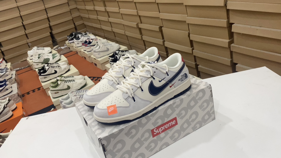 💰290 Nike Nike Dunk Low Slam Serie Dunk Sports Sports Skateboard Skateboard con un cojín de aire Zoomair suave y cómoda absorbe efectivamente el impacto traído por deportes extremos, como patinetas y otros deportes extremos. 37.5 38 38.5 39 40 40.5 41 42 42.5 43 44 45 Número de artículo: YX5066-255#14343434233006