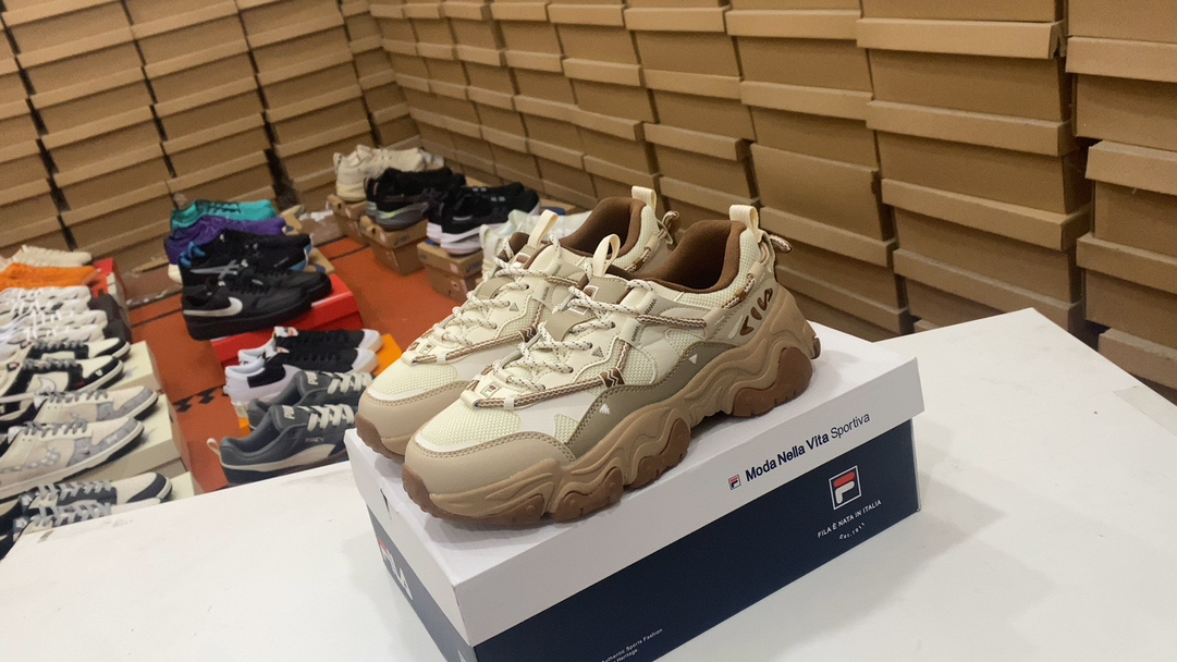 💰170 Fila Fila Cuero TPU TPU redondo encaje de cabeza gruesa Sombrentación gruesa y absorción de choque y desgaste Retro Top Retro Tamaño: 35.5 36 36.5 37.5 38 38.5 39 40 #35252938233063