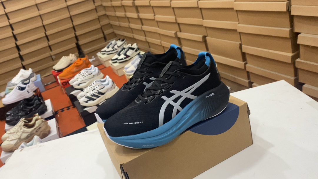 💰170 ASICS gel-1090 zapatos de papá para hombres y mujeres zapatos deportivos transpirables zapatos casuales versátiles cómodos zapatos deportivos retro de moda. Utiliza tecnología clásica de amortiguación de gel, que puede reducir efectivamente el impacto en las articulaciones durante la carrera y proteger la salud de los pies. La parte superior está hecha de empalmes con varios materiales, con un esquema de color de moda y grande, que muestra un estilo retro. Tamaño: 36 37 37.5 38 39 39.5 40 40.5 41.5 42 42.5 43.5 44 45 Artículo no.: 1011b956#33152938233063