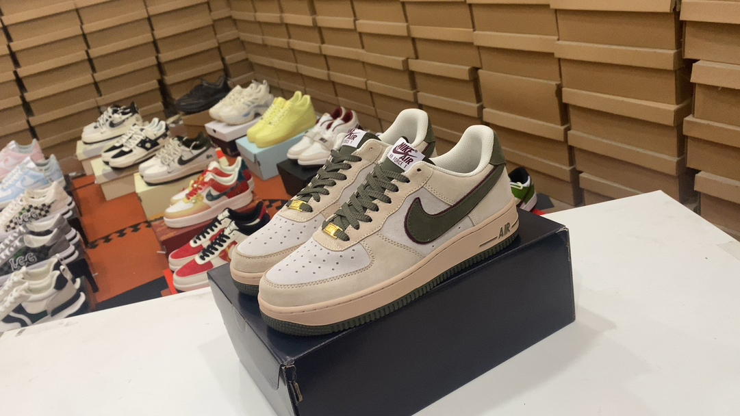 💰210 Nike Air Force 1’07 Air Force, uno versátil de zapatos deportivos casuales versátiles. La amortiguación suave y elástica y el excelente diseño de entresuela, que combina la apariencia retro y moderna, crea Force 1, que ha sido popular en todo el mundo durante más de 30 años. Número de artículo: AV0383-227#13857935234044