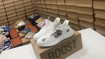 💰170 Adidas realmente explosivo Yeezy Boost 350V2 Material de malla de respiración hueca de coco Coconut Kanye Limited Versatil Light Popcorn Midsole informal Jogging Shoes Tamaño 36⅔ 37⅓ 38 38⅔ 39⅓ 40 40⅔ 41⅓ 42 42⅔ 43⅓ 44 45 46 47 48 Artículo No. CR1778# 1990414444455063