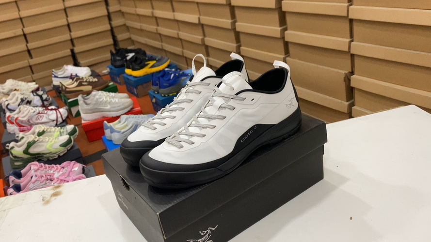 Arc'teryx Konseal LT Approach Shoes - Lightweight, Durable, and Breathable