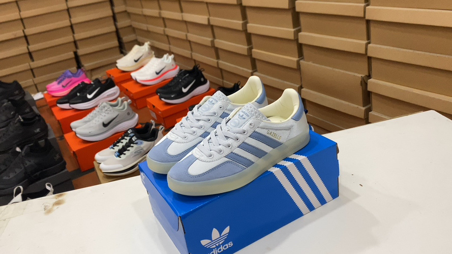 Adidas Gazelle Indoor Trainers: Retro Style, Versatile Comfort - Size 36-45 1 Adidas Gazelle Indoor Trainers: Retro Style, Versatile Comfort - Size 36-45