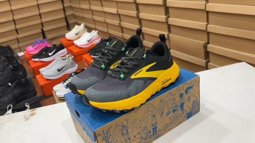 Brooks Cascadia 18: Comfortable, Durable, and Lightweight Running Shoes for You