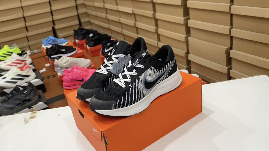 Nike ReactX Pegasus Trail 4 GTX Black and White Running Shoes DV6491-001 1 Nike ReactX Pegasus Trail 4 GTX Black and White Running Shoes DV6491-001