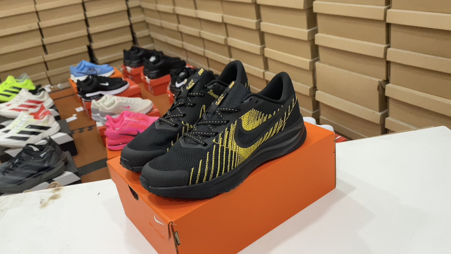 Nike ReactX Pegasus Trail 4 GTX Black/Gold Running Shoes - CD4373-006