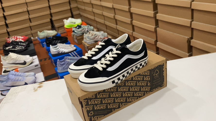 Vans Old Skool : Baskets basses classiques en noir et blanc