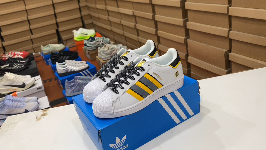 Adidas Originals Superstar DIY Low-Top Sneakers - Classic & Versatile 1 Adidas Originals Superstar DIY Low-Top Sneakers - Classic & Versatile