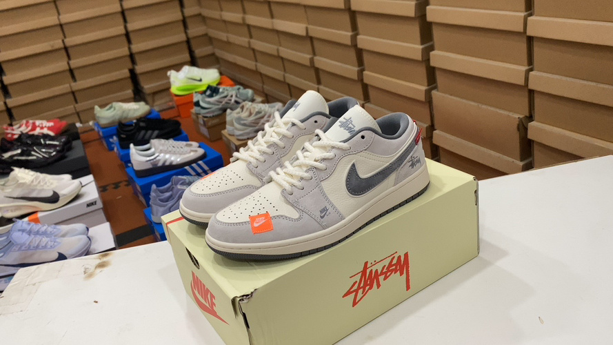 Nike Air Jordan 1 Low x Stüssy Sneakers - Stylish and Comfortable Shoes 1 Nike Air Jordan 1 Low x Stüssy Sneakers - Stylish and Comfortable Shoes
