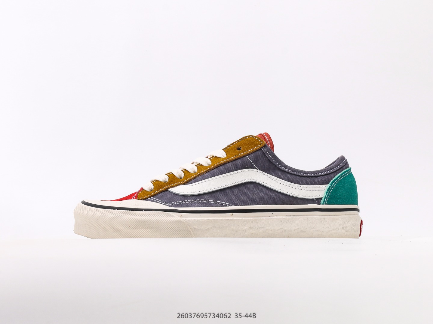 Vans Style 36 : Baskets Basses Rétro et Tendance pour un Look Décontracté
