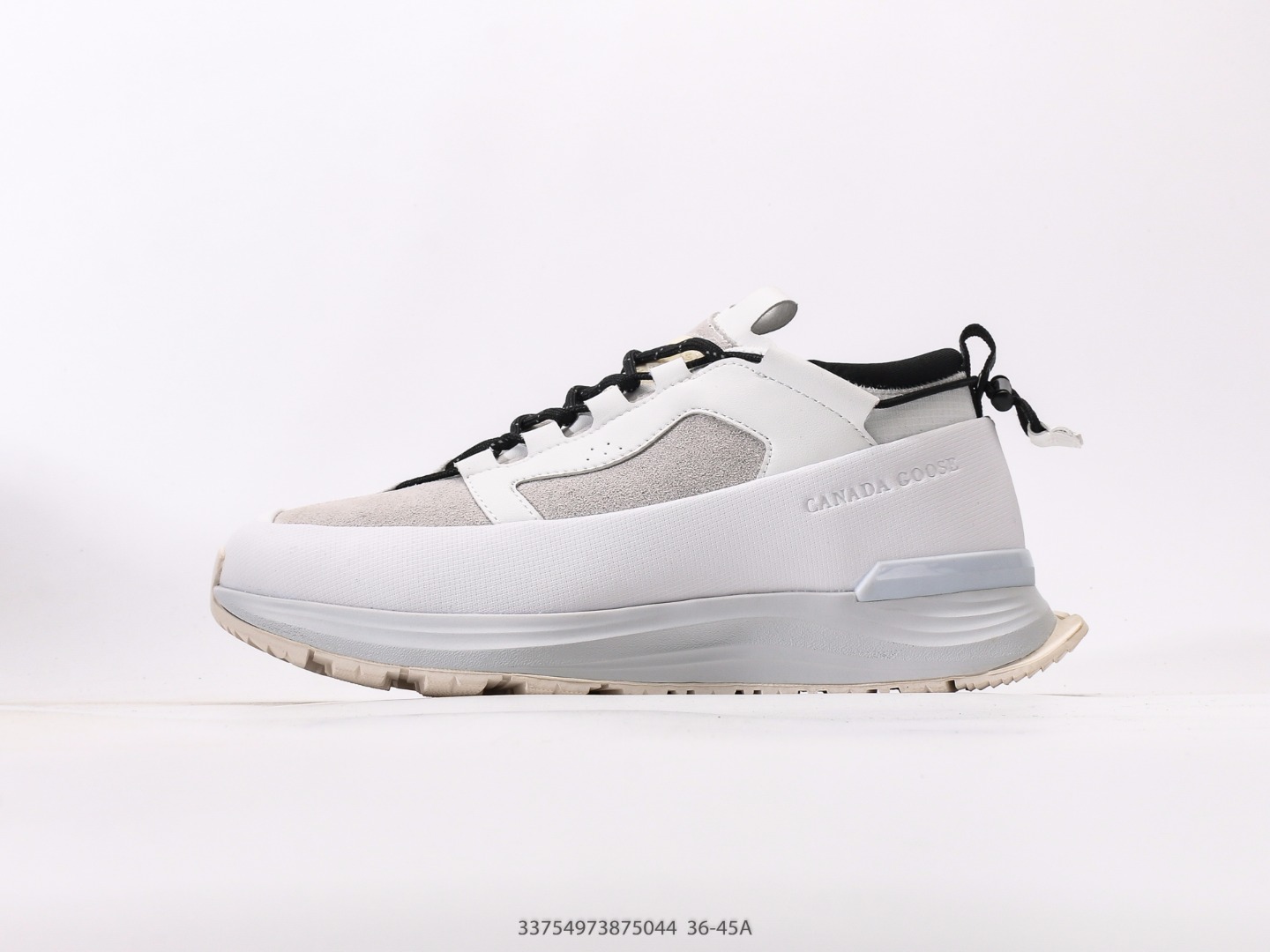 💰230  
加拿大鹅Canada Goose Glacier Trail 圆头系带 低帮生活休闲鞋 鞋身运用简洁的色彩进行搭配 上脚颜值高 鞋头贴合前脚掌弧度适合多种脚型 中底提供轻质缓冲性能具有卓越的性能特性和无尽的穿着方式 其光滑的外观采用特制的奢华材料制成 可轻松穿过雨 雪和阳光
尺码：36 37 38 39 40 41 42 43 44 45
#33754973875044