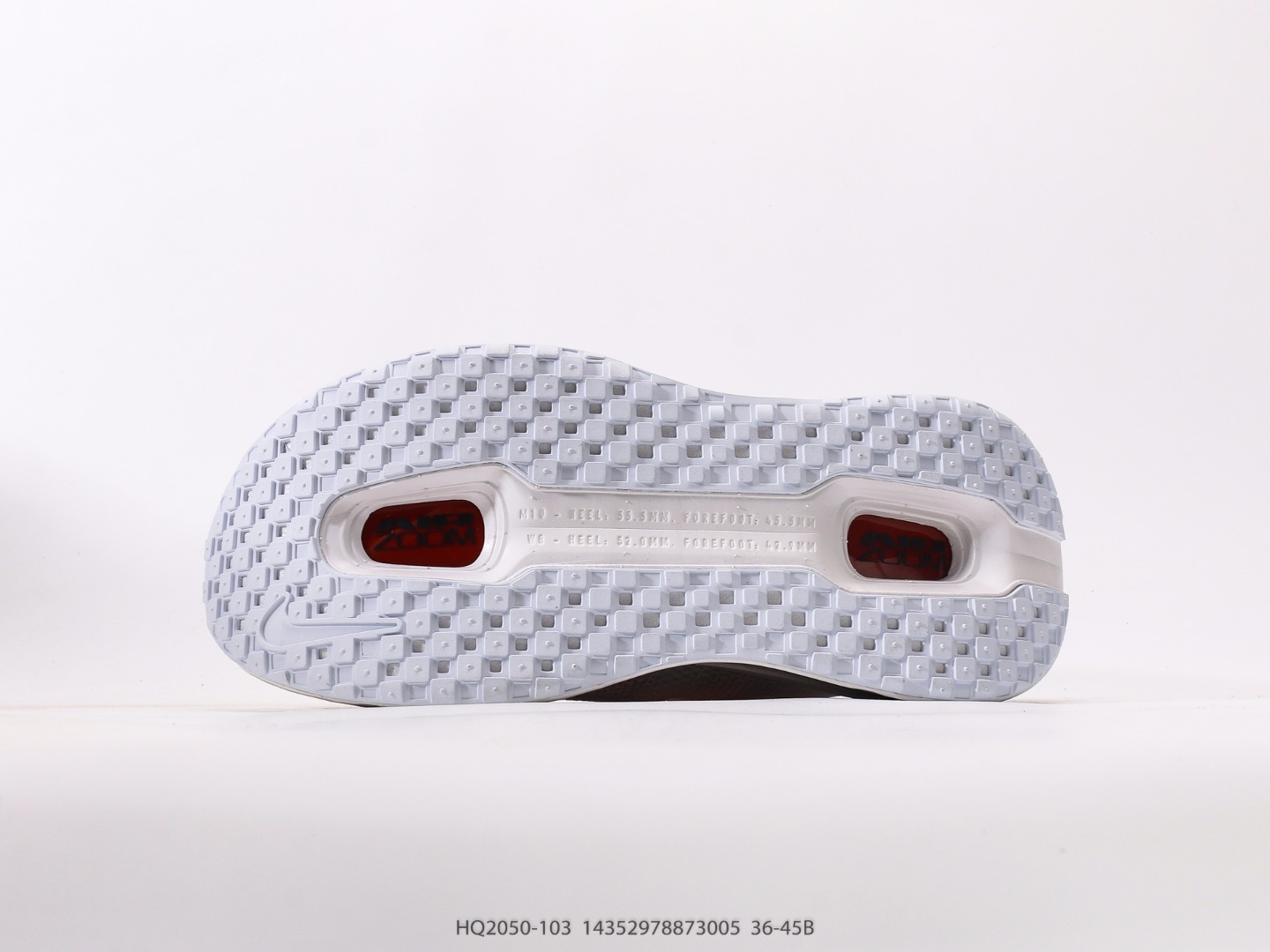 耐克NIKE ZOOM PREMIUM 运动休闲跑鞋耐克双层厚底座为耐克的“顶缓”系列,Vomero Premium上脚后的第一感受就是软弹到位,底部缓震很不错 跑步时鞋底触底有种回升的弹力不伤 货号:HQ2050 103#14352978873005