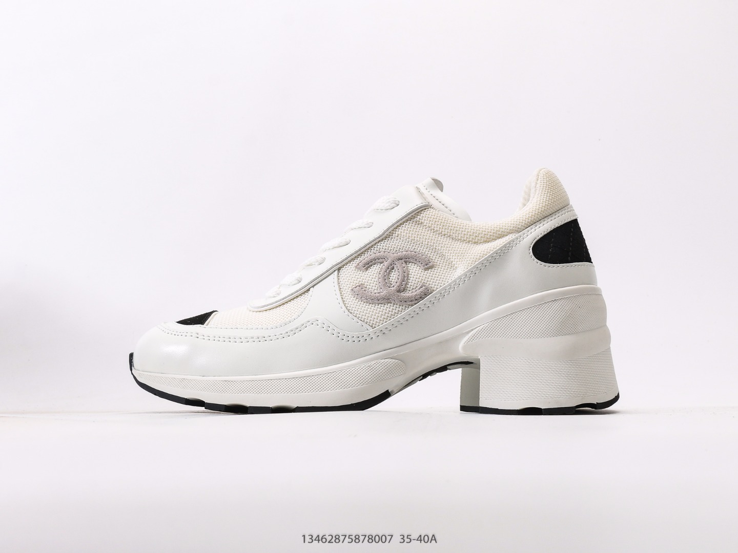 💰360
香奈儿Chanel 高跟拼色休闲运动鞋奇奇怪怪 丑萌丑萌 断货王 这季新款简直闭眼入 上脚秀气灵动狂好看 率性的休闲运动风 飒爽又自然 演绎香奈儿的时髦女性气质 整体定制令当时市面上的所有运动款变得过时 本系列现已登陆发售!
尺码:35 36 37 38 39 40
#13462875878007