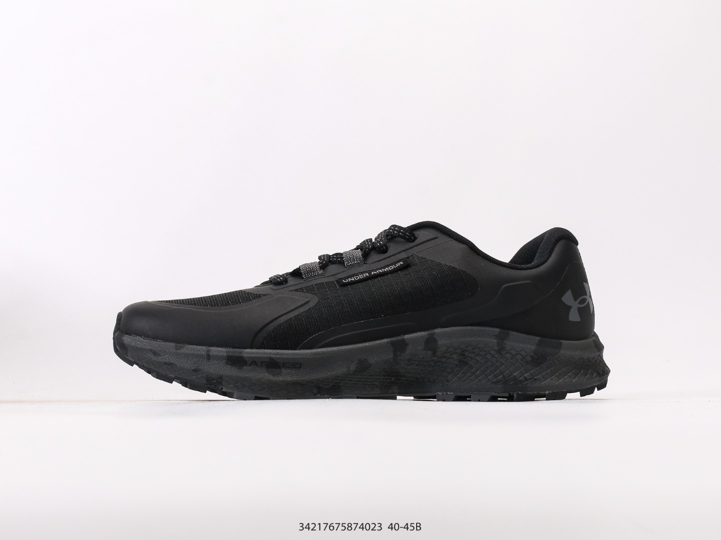 💰170  
安德玛Under Armour UA Loadout Trek 安德玛 保暖防滑 户外越野防水功能鞋鞋款利用机能 户外 复古元素将都市型格与户外机能无缝结合 既能自由穿梭于城市的钢筋水泥之间 也能轻松演绎山系潮流搭配 全粒面皮革结合模压鞋口 提升持久耐穿度 直至鞋头的鞋带设计 舒适灵活的         调节
尺码：40 41 42 43 44 45
#34217675874023