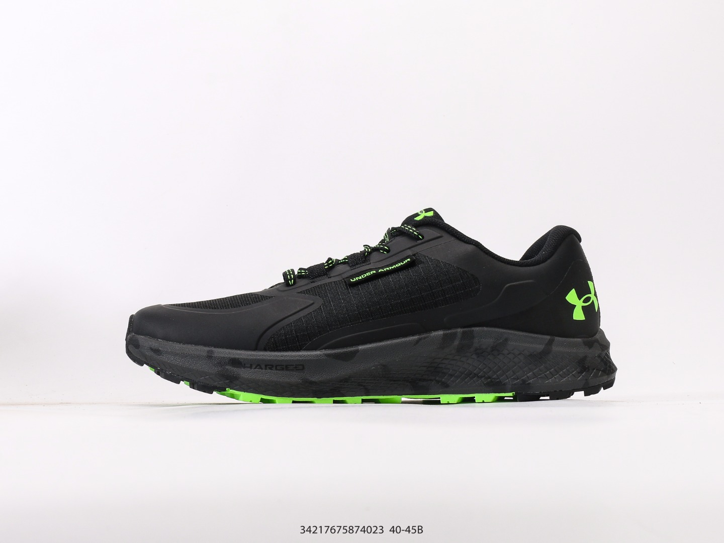 💰170  
安德玛Under Armour UA Loadout Trek 安德玛 保暖防滑 户外越野防水功能鞋鞋款利用机能 户外 复古元素将都市型格与户外机能无缝结合 既能自由穿梭于城市的钢筋水泥之间 也能轻松演绎山系潮流搭配 全粒面皮革结合模压鞋口 提升持久耐穿度 直至鞋头的鞋带设计 舒适灵活的         调节
尺码：40 41 42 43 44 45
#34217675874023