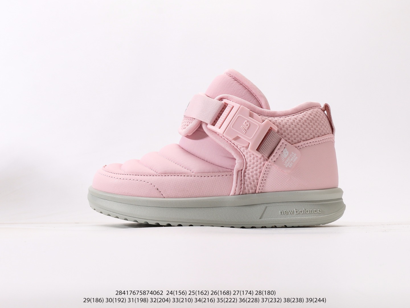 💰140  #童鞋
新百伦 New Balance 复古休闲慢跑鞋 注意：图下方显示为实际脚长，单位毫米[手工测量，可能存在5毫米左右的误差]
#28417675874062