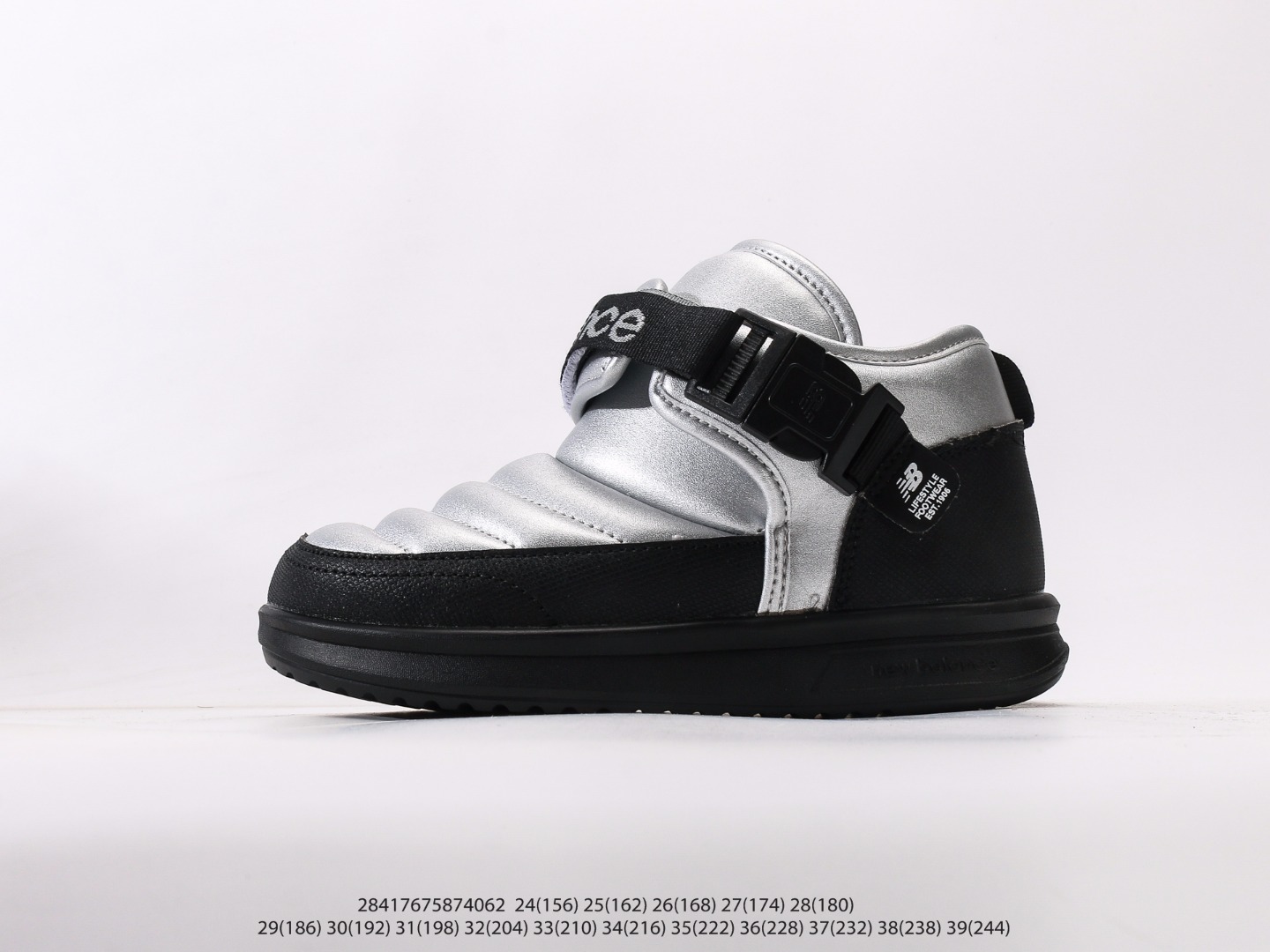 💰140  #童鞋
新百伦 New Balance 复古休闲慢跑鞋 注意：图下方显示为实际脚长，单位毫米[手工测量，可能存在5毫米左右的误差]
#28417675874062